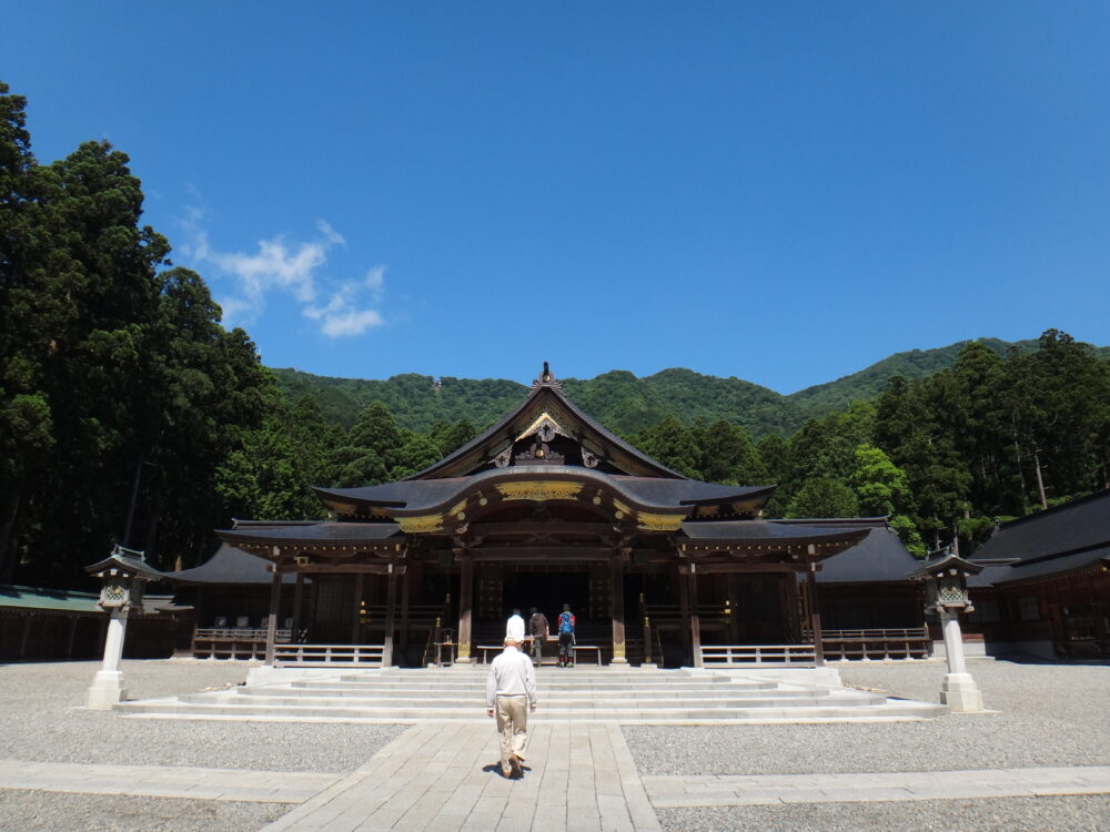 彌彦神社