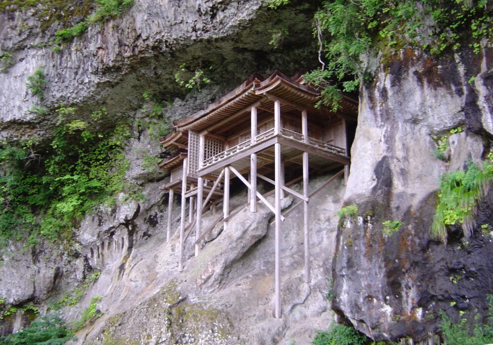 三徳山三佛寺